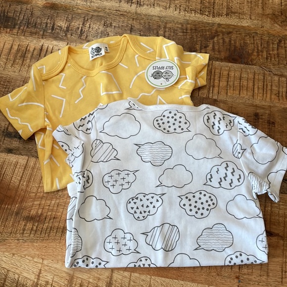 24m NWT bundle of short and one long sleeve onesies for baby boy - Picture 13 of 15